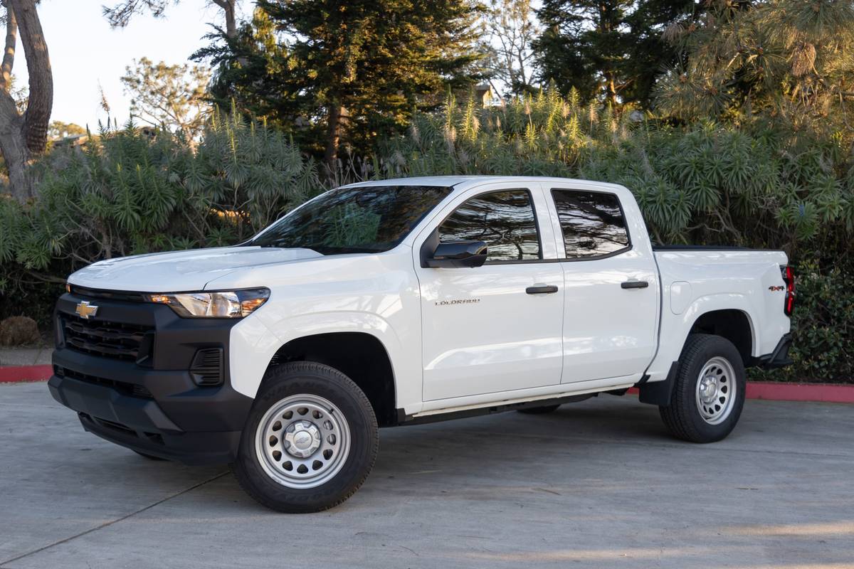 2023 Chevrolet Colorado Review New Style and Substance to Challenge