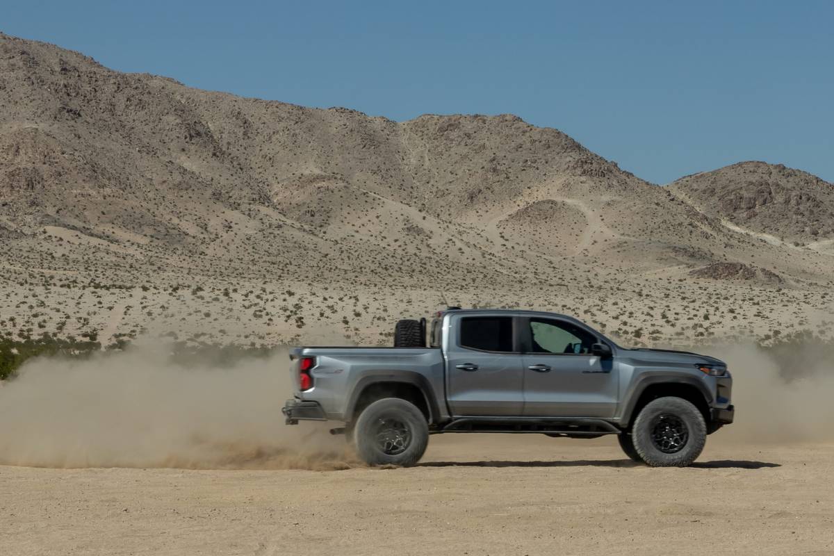 chevrolet colorado zr2 bison 2024 18 exterior dynamic profile scaled jpg