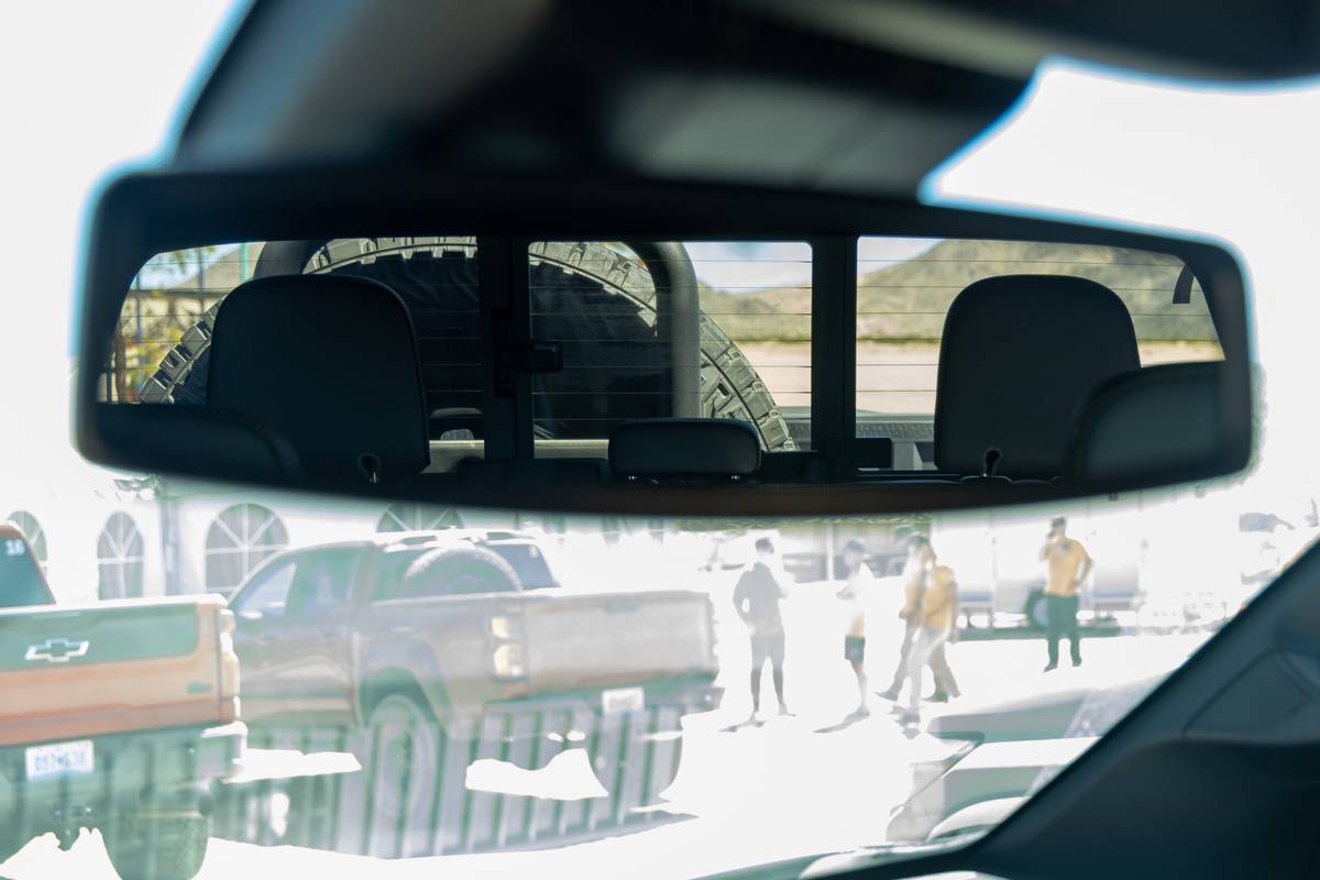 chevrolet colorado zr2 bison 2024 50 interior rear view mirror scaled jpg