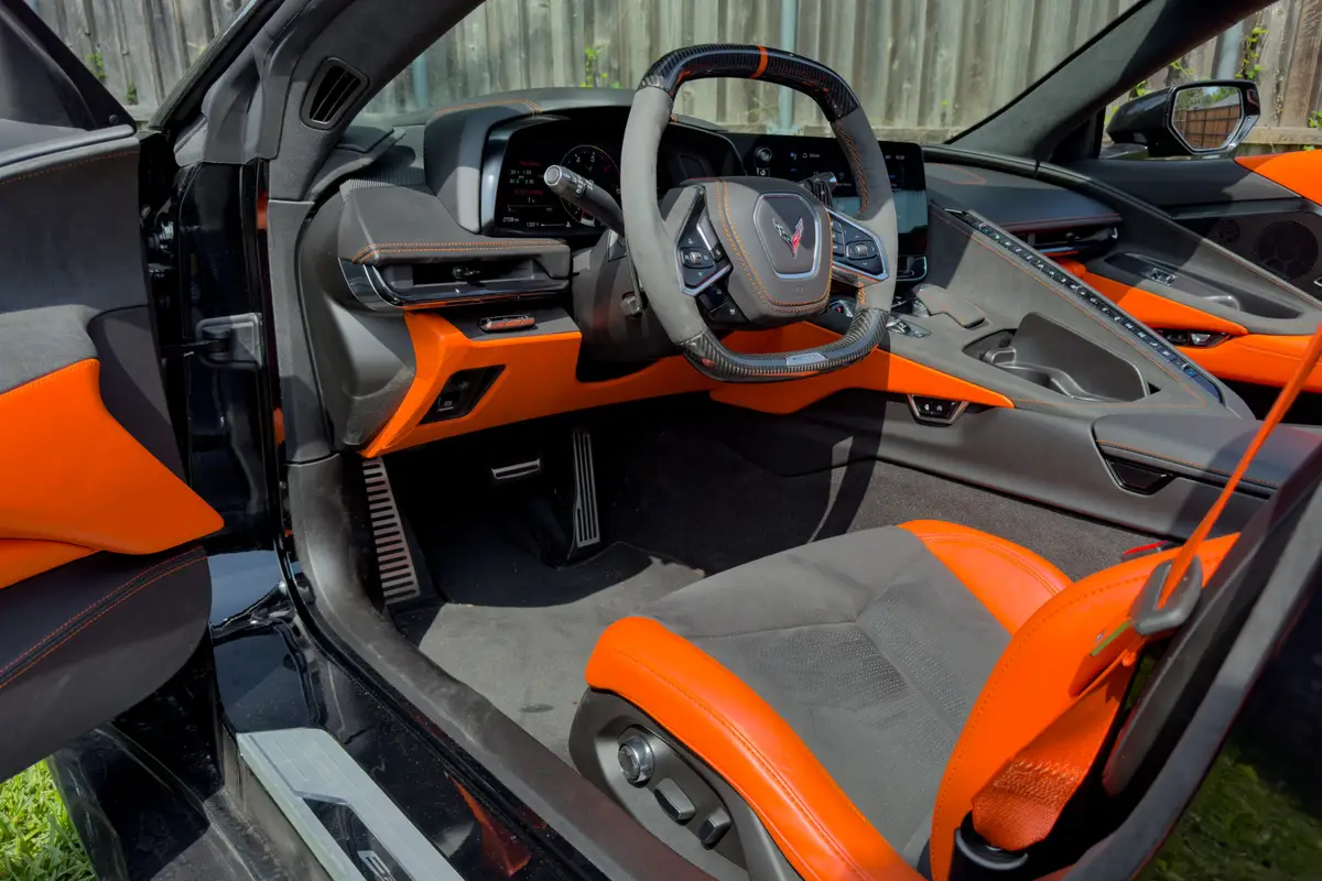 chevrolet corvette e ray 2025 18 interior front row scaled jpg