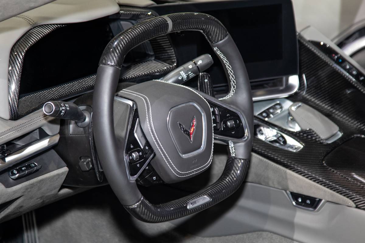 chevrolet corvette e ray 3lz convertible 2024 23 interior steering wheel jpg