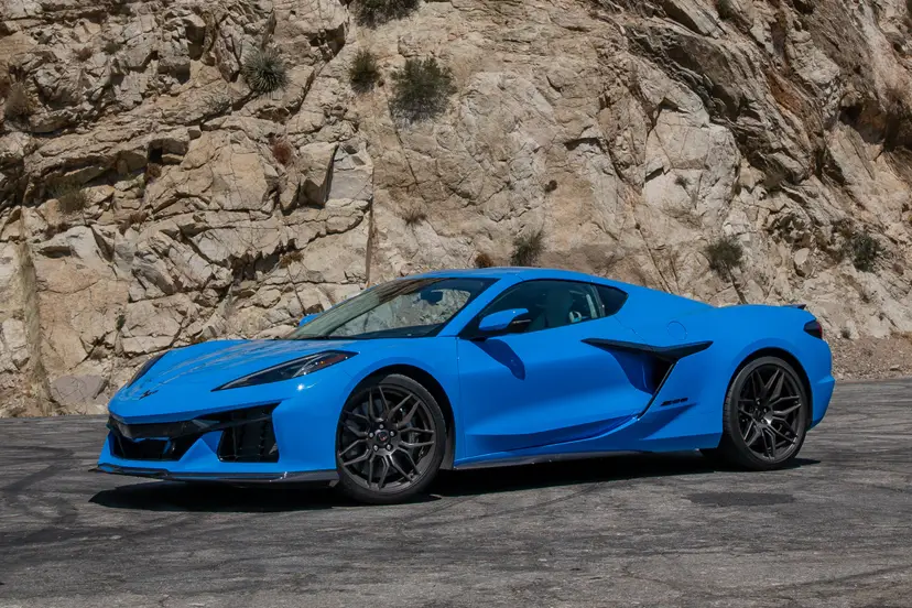 chevrolet-corvette-z06-2024-04-exterior-front-angle