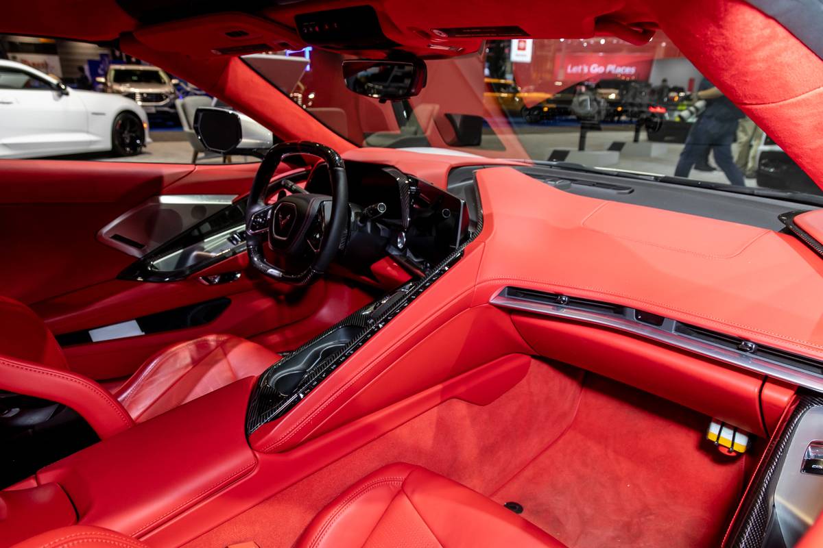chevrolet corvette z06 3lz coupe 2023 16 interior dashboard red steering wheel jpg