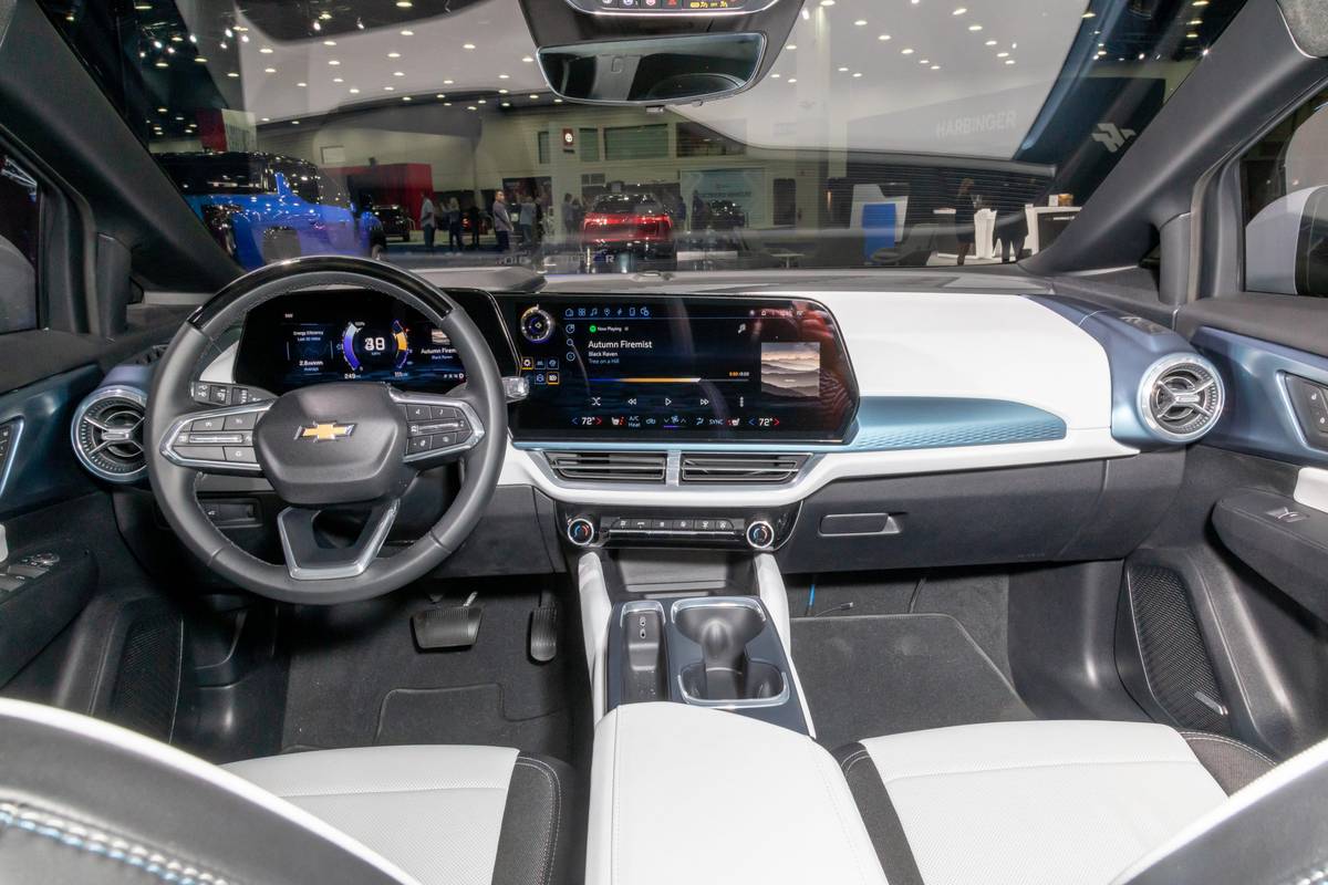 2024 Chevrolet Equinox EV Up Close Fighting on Multiple Fronts