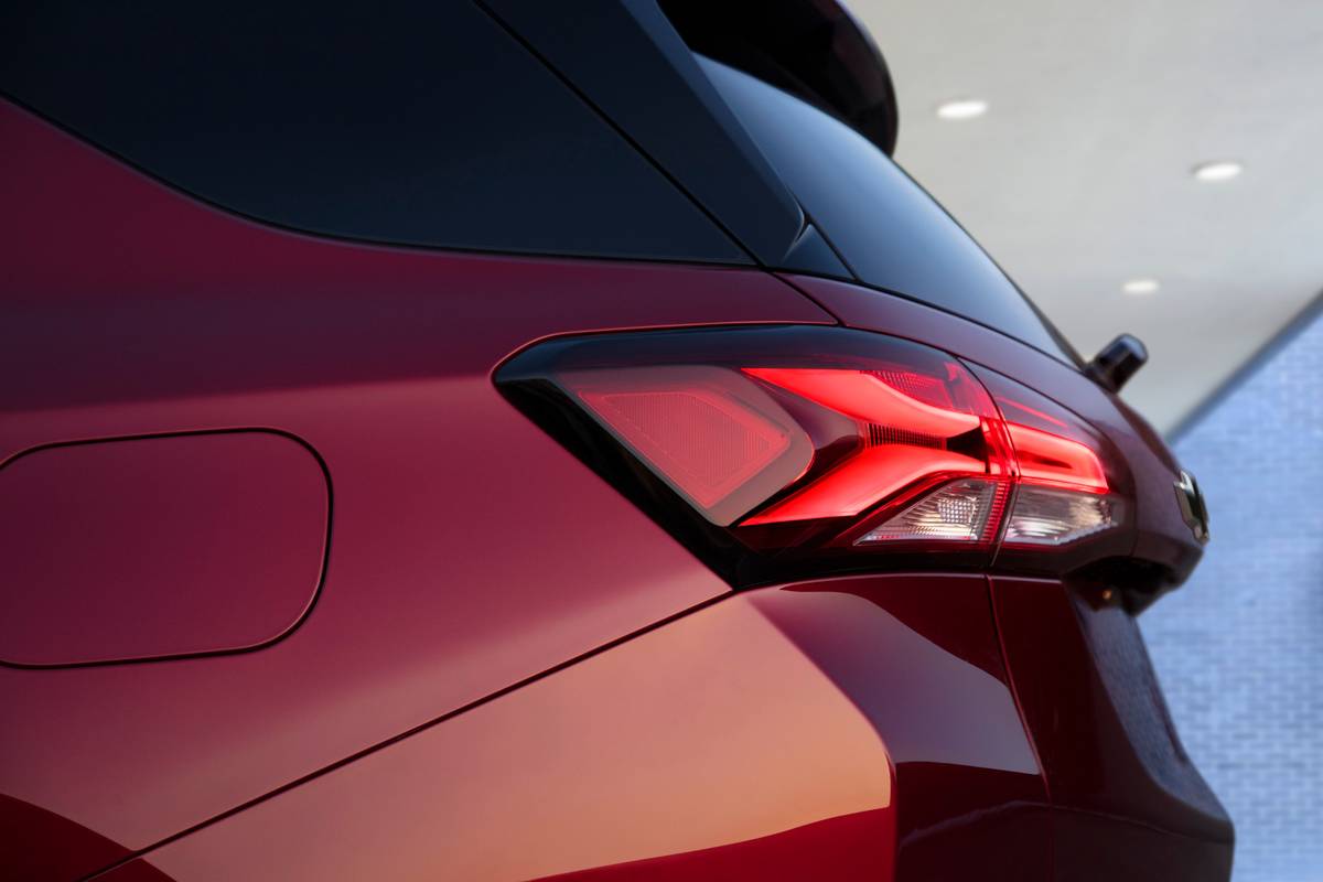 chevrolet equinox rs 2021 05 exterior rear red taillights jpg