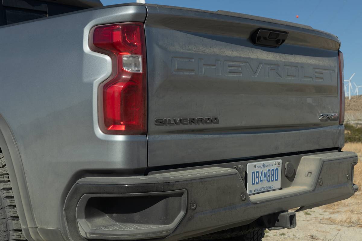 chevrolet silverado 1500 zr2 2024 08 exterior rear angle scaled jpg