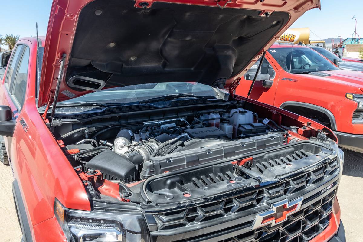 chevrolet silverado 2500 zr2 bison 2024 11 interior engine scaled jpg
