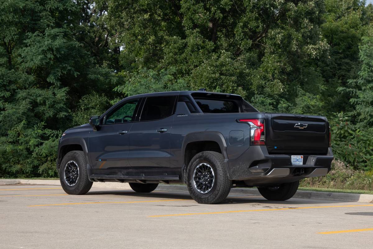 chevrolet silverado ev trail boss 2026 06 exterior rear angle scaled jpg
