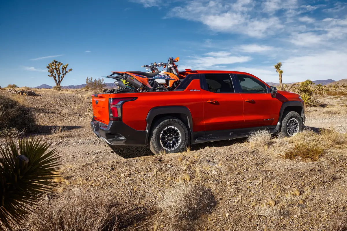 chevrolet silverado ev trail boss 2026 exterior oem 02 jpg
