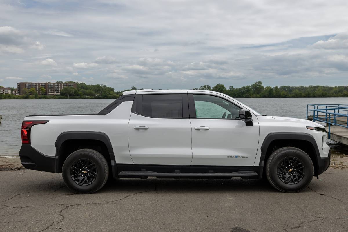 chevrolet silverado ev wt 2024 11 exterior profile scaled jpg