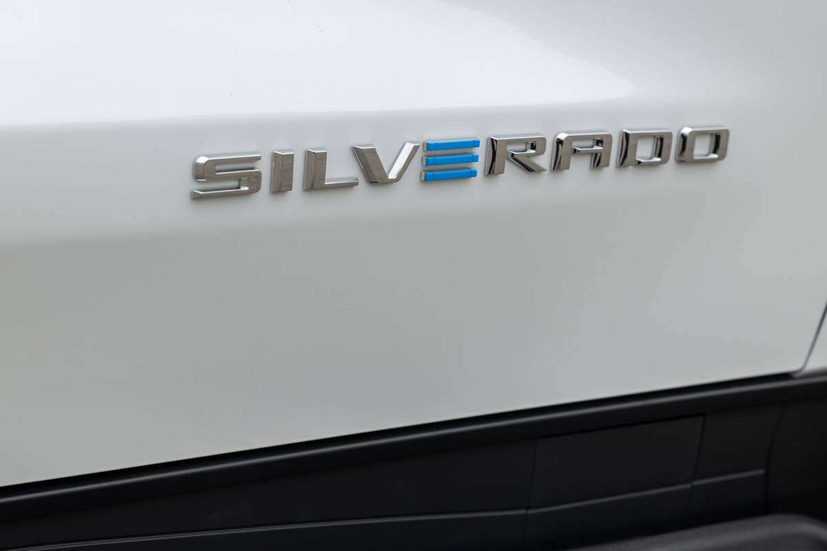 chevrolet silverado ev wt 2024 13 exterior profile badge scaled jpg