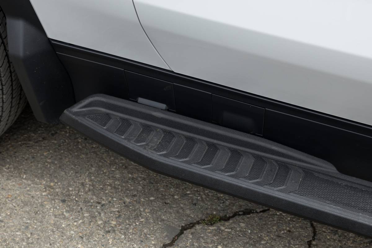 chevrolet silverado ev wt 2024 14 exterior running board scaled jpg