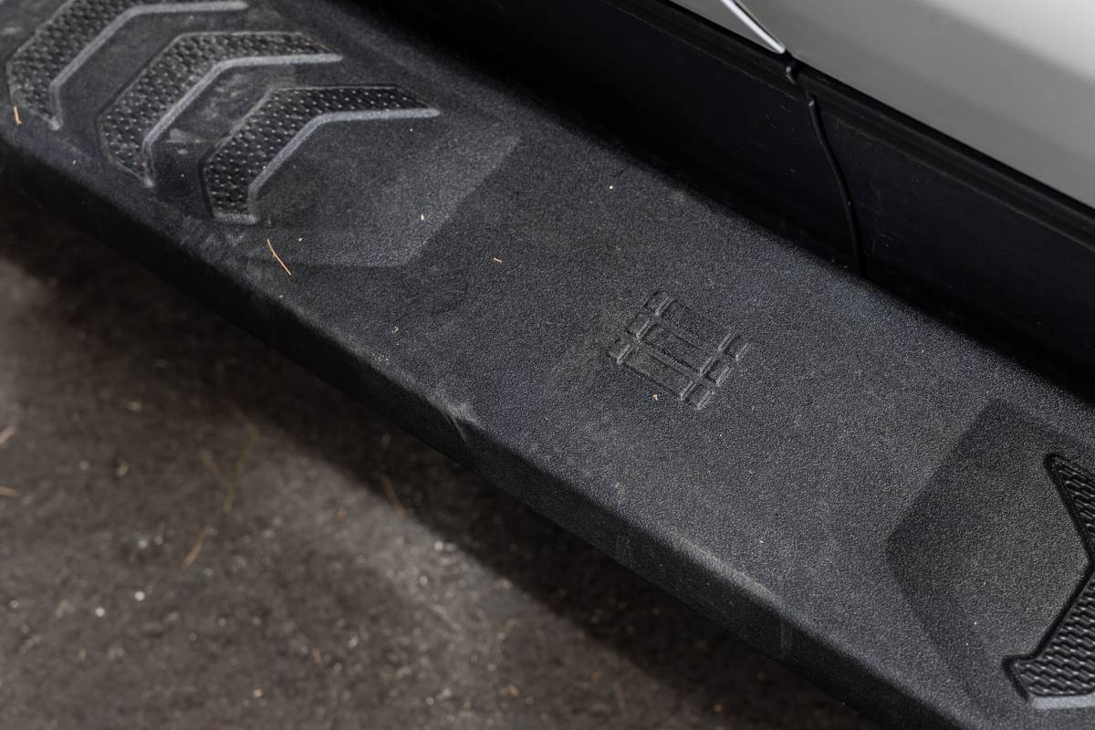 chevrolet silverado ev wt 2024 15 exterior running board scaled jpg
