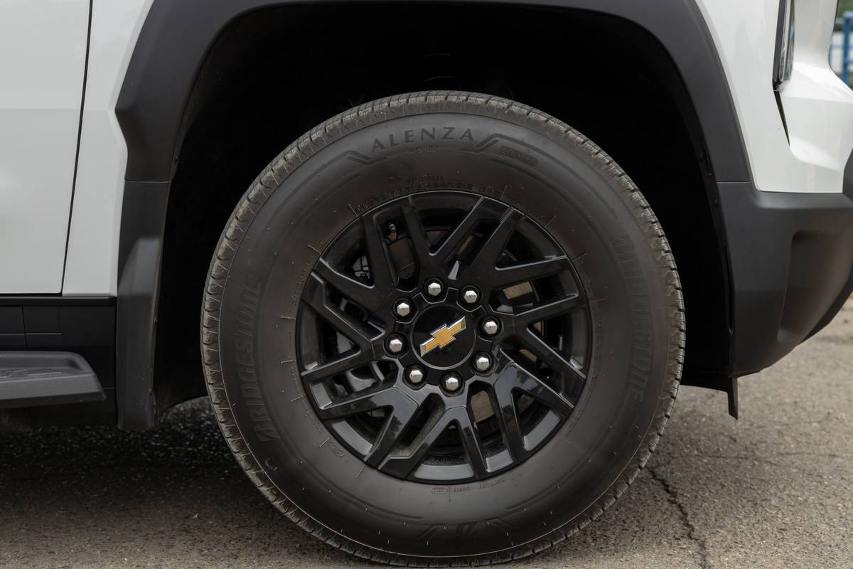 chevrolet silverado ev wt 2024 23 exterior wheel scaled jpg