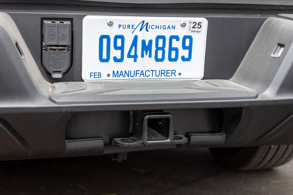chevrolet silverado ev wt 2024 27 exterior tow hitch scaled jpg