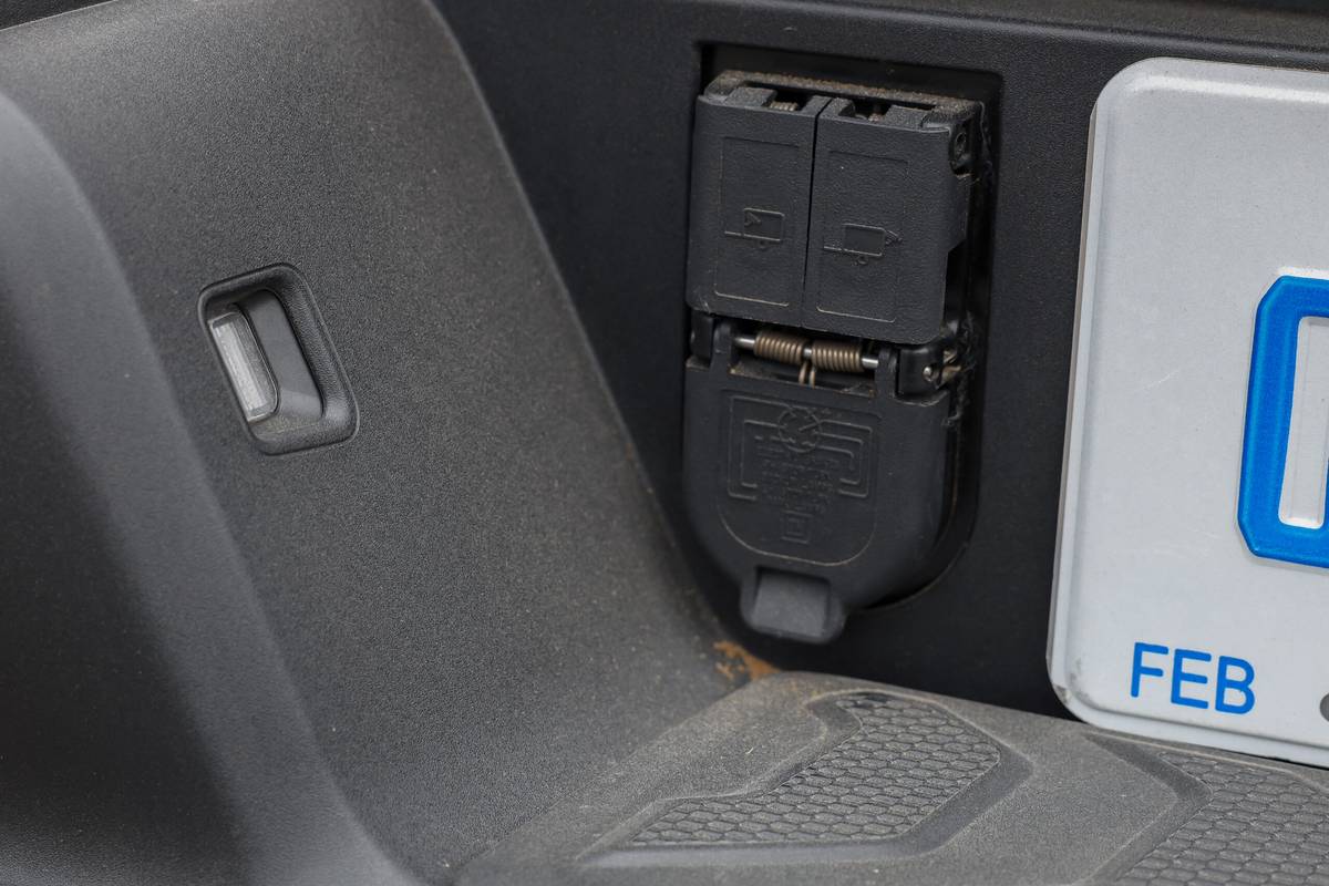 chevrolet silverado ev wt 2024 28 exterior tow hitch scaled jpg