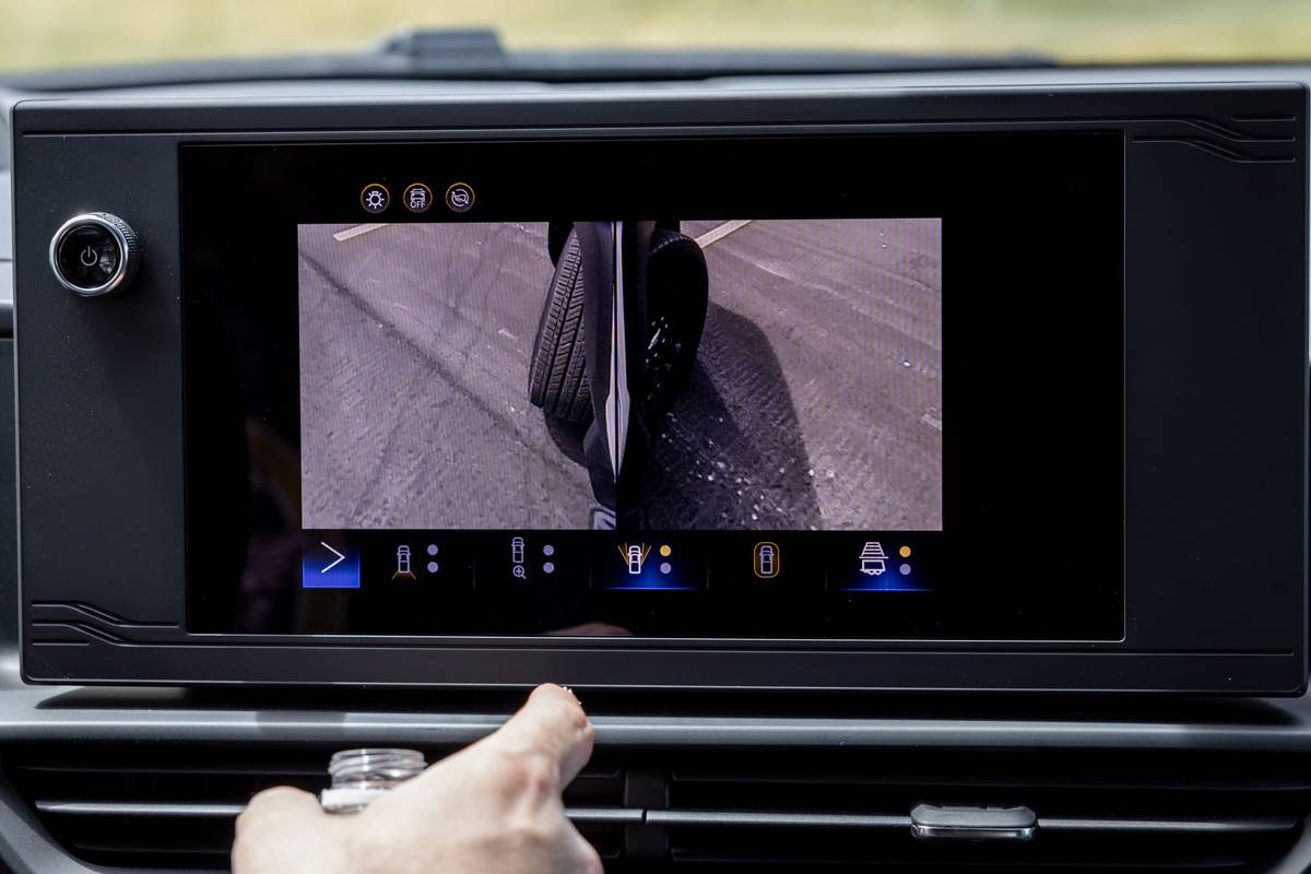 chevrolet silverado ev wt 2024 46 interior center stack display scaled jpg