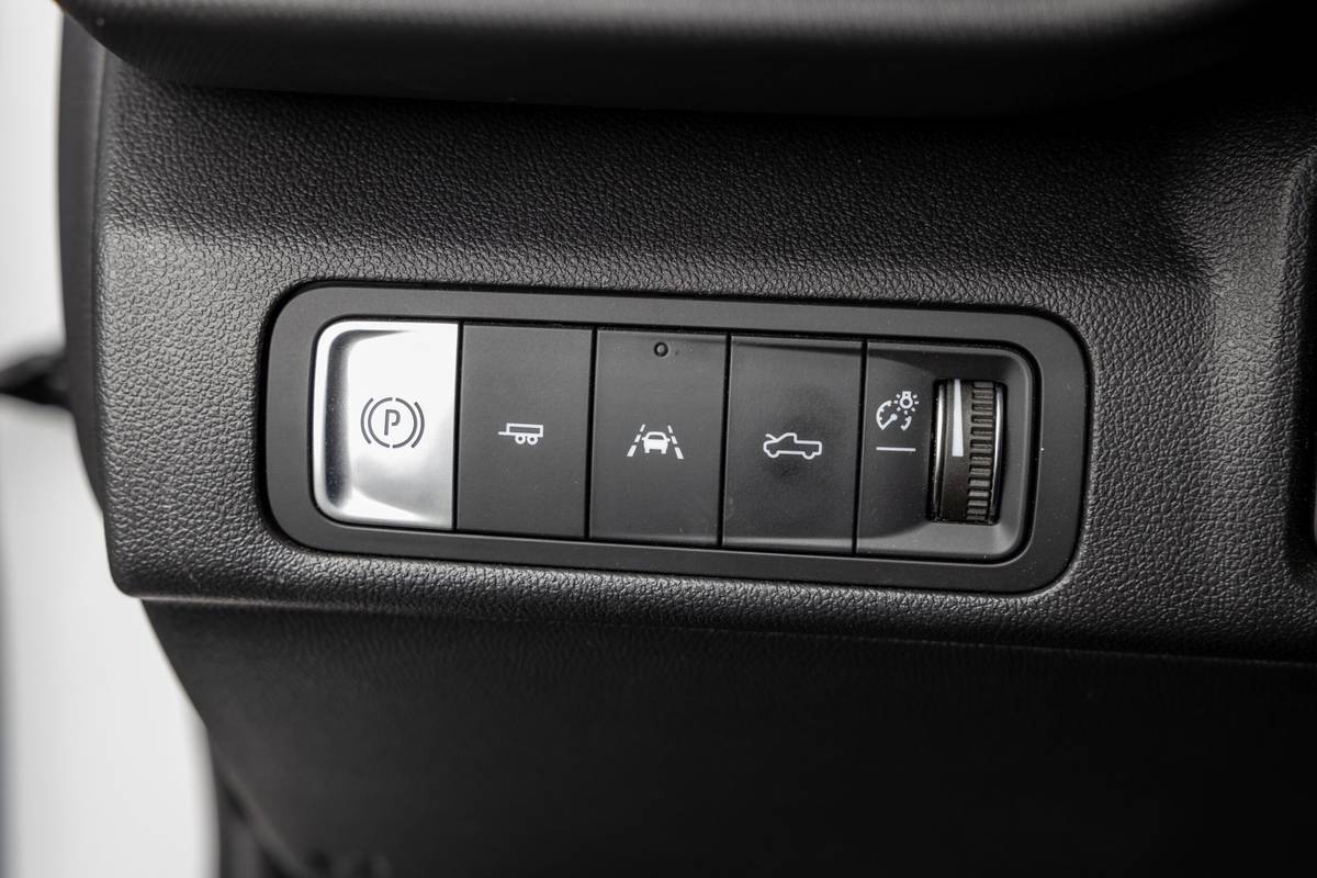chevrolet silverado ev wt 2024 58 interior dashboard controls scaled jpg