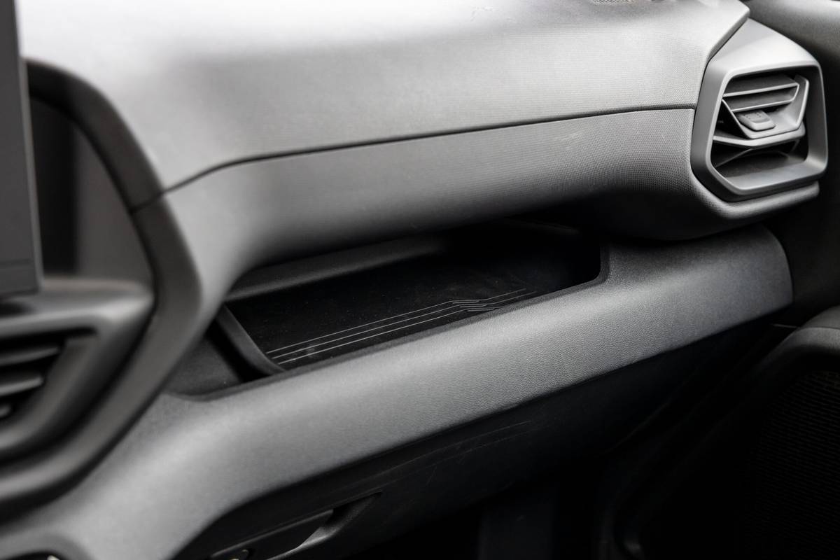 chevrolet silverado ev wt 2024 60 interior dashboard scaled jpg