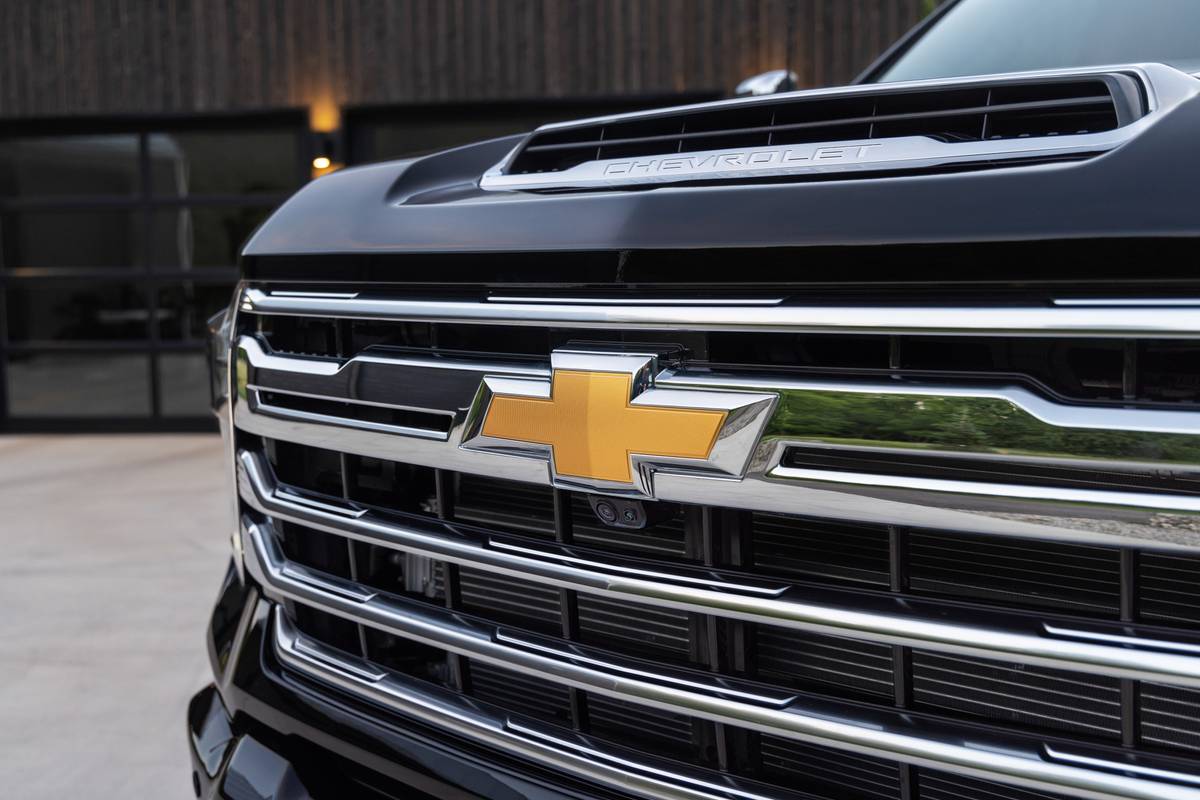 2024 Chevrolet Silverado HD New Face, New Interior, More Diesel Power