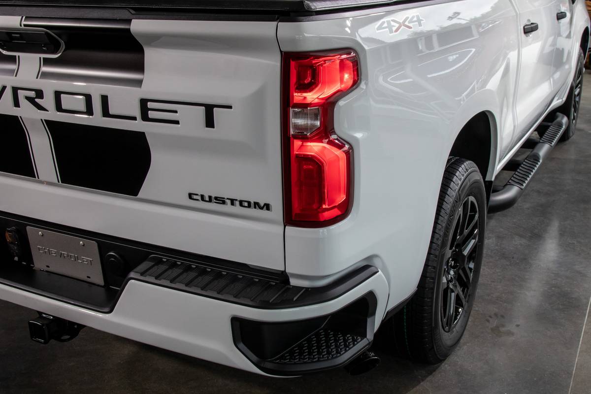 chevrolet silverado rally edition 2020 10 exterior rear taillights white scaled jpg