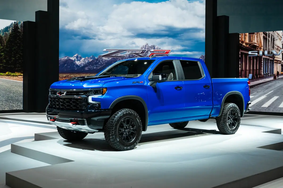 Chevrolet Introduces First-Ever Off-Road Silverado ZR2