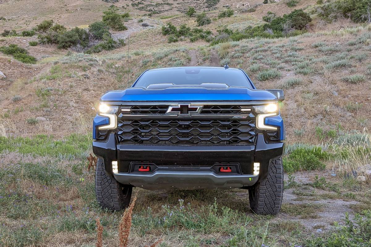 2022 Chevrolet Silverado 1500 ZR2: Towing With an Off-Roader | Cars.com