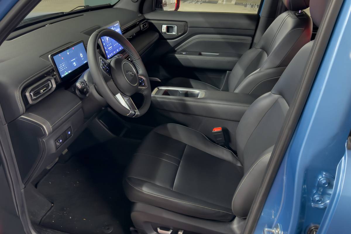 chevrolet spark euv 2026 09 interior front row scaled jpg