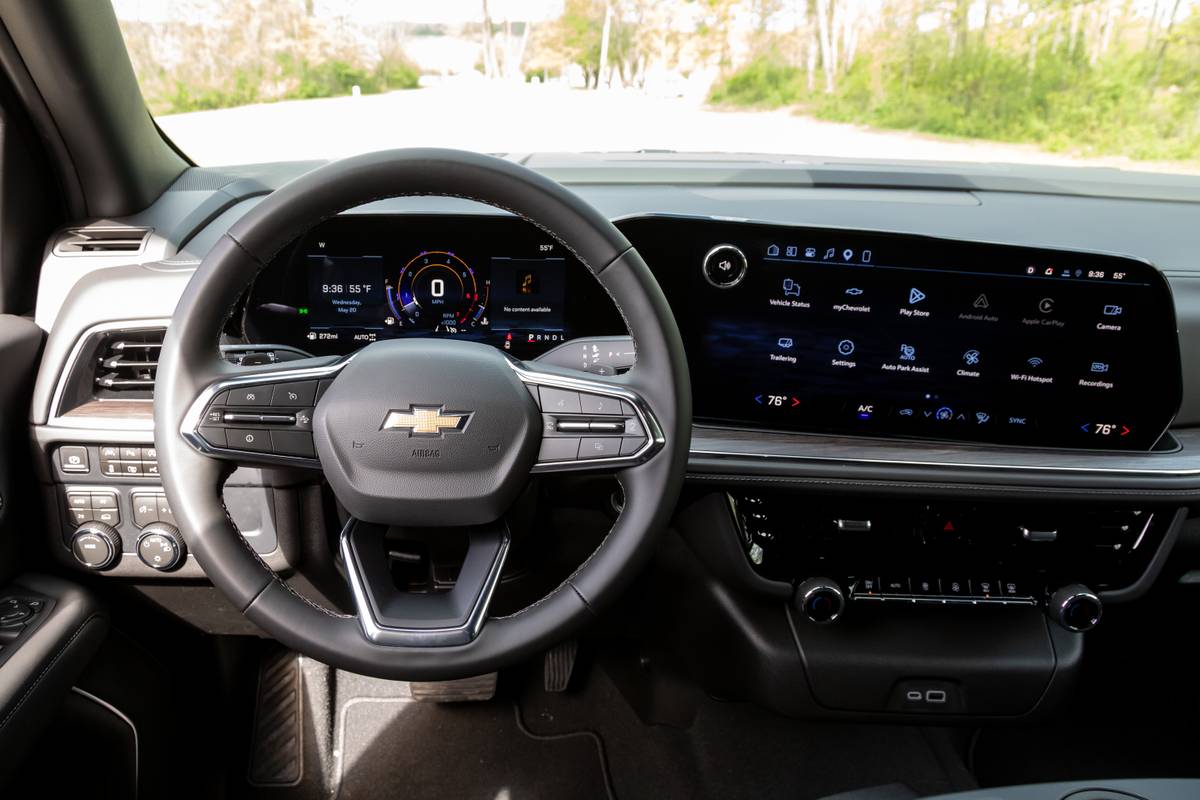 chevrolet suburban 4wd ls 2026 20 interior steering wheel jpg