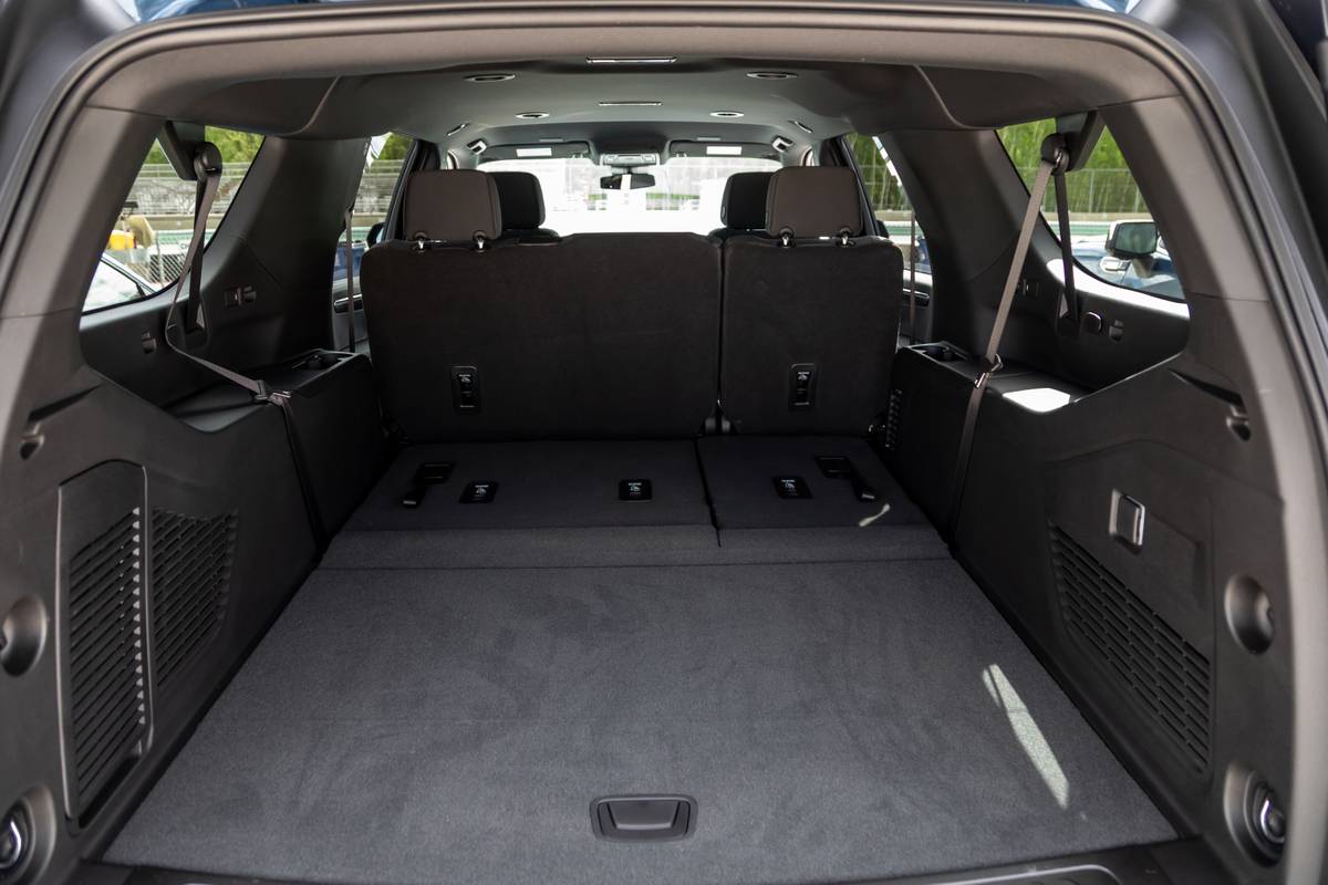 chevrolet suburban 4wd ls 2026 46 interior cargo jpg