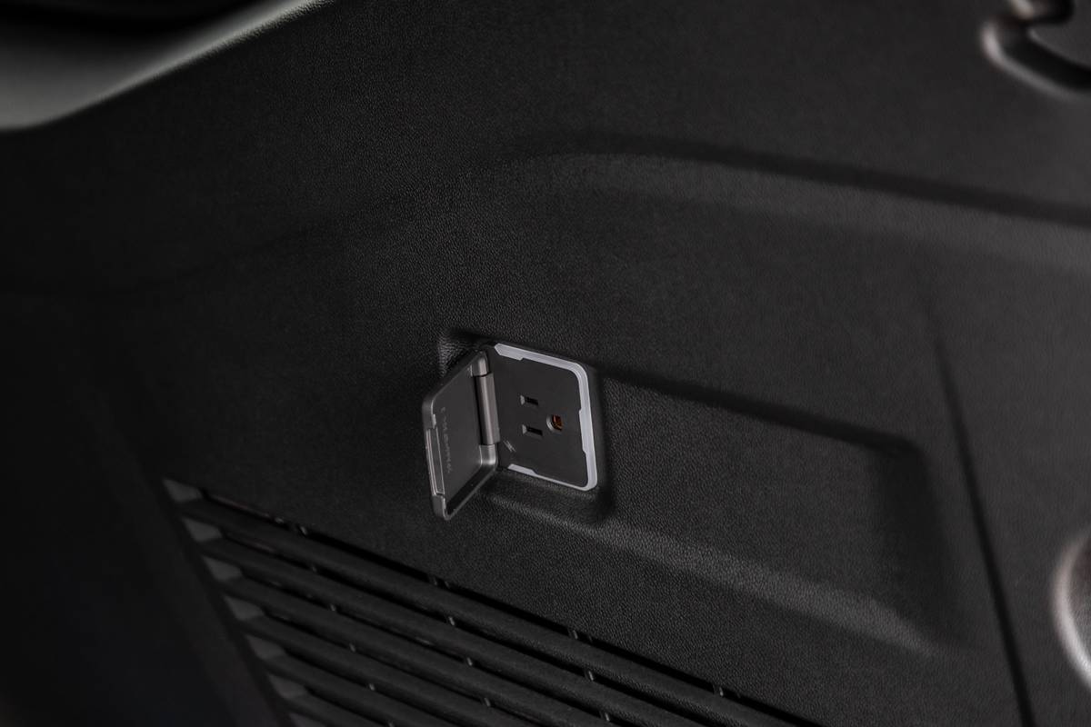 chevrolet suburban 4wd ls 2026 48 interior cargo outlet jpg