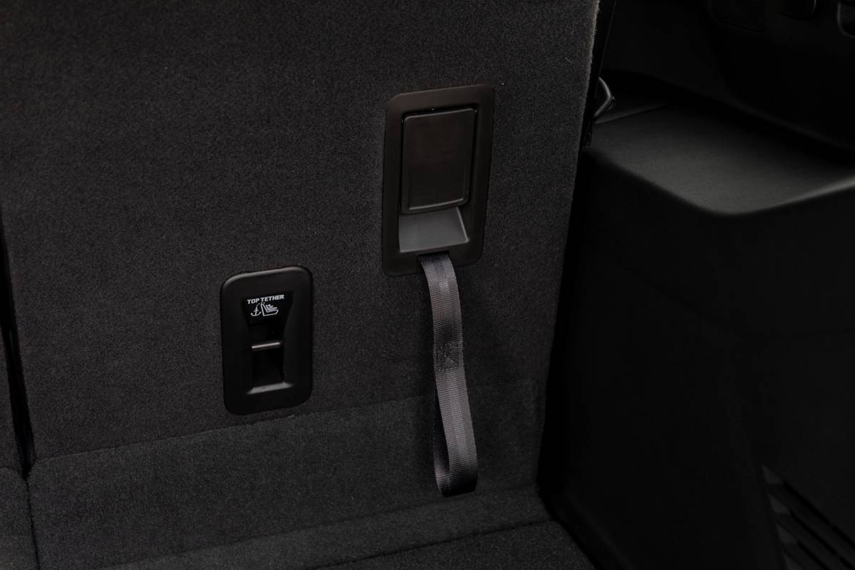 chevrolet suburban 4wd ls 2026 49 interior cargo controls jpg