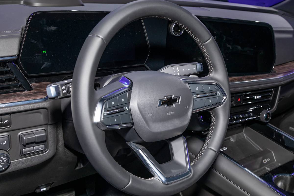 chevrolet tahoe z71 2025 15 interior steering wheel scaled jpg