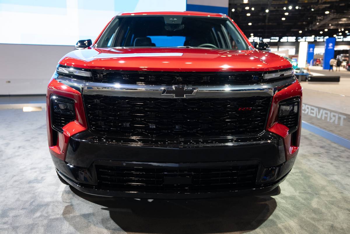 Auto Show Faceoff 2024 Chevrolet Traverse Vs. 2025 Ford Explorer