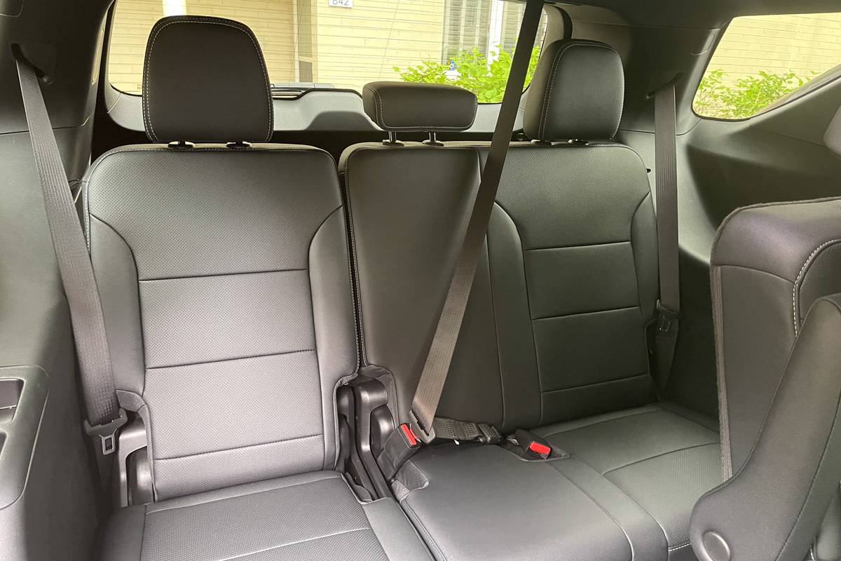 chevrolet traverse 2026 interior csc 02 jpg