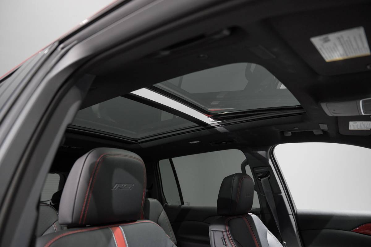 Up Close With The 2024 Chevrolet Traverse Catching Up And Catching A Z   Chevrolet Traverse Rs 2024 33 Interior Sunroof Scaled 