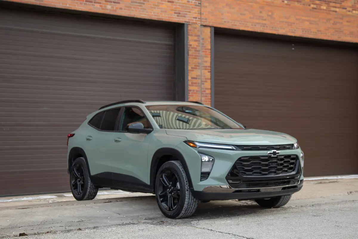 chevrolet trax activ 2026 01 exterior front angle scaled jpg