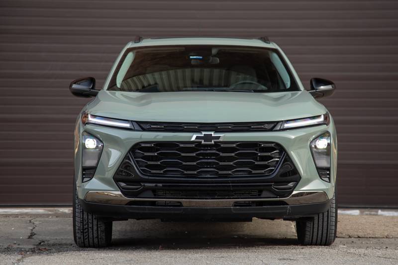chevrolet-trax-activ-2026-02-exterior-front