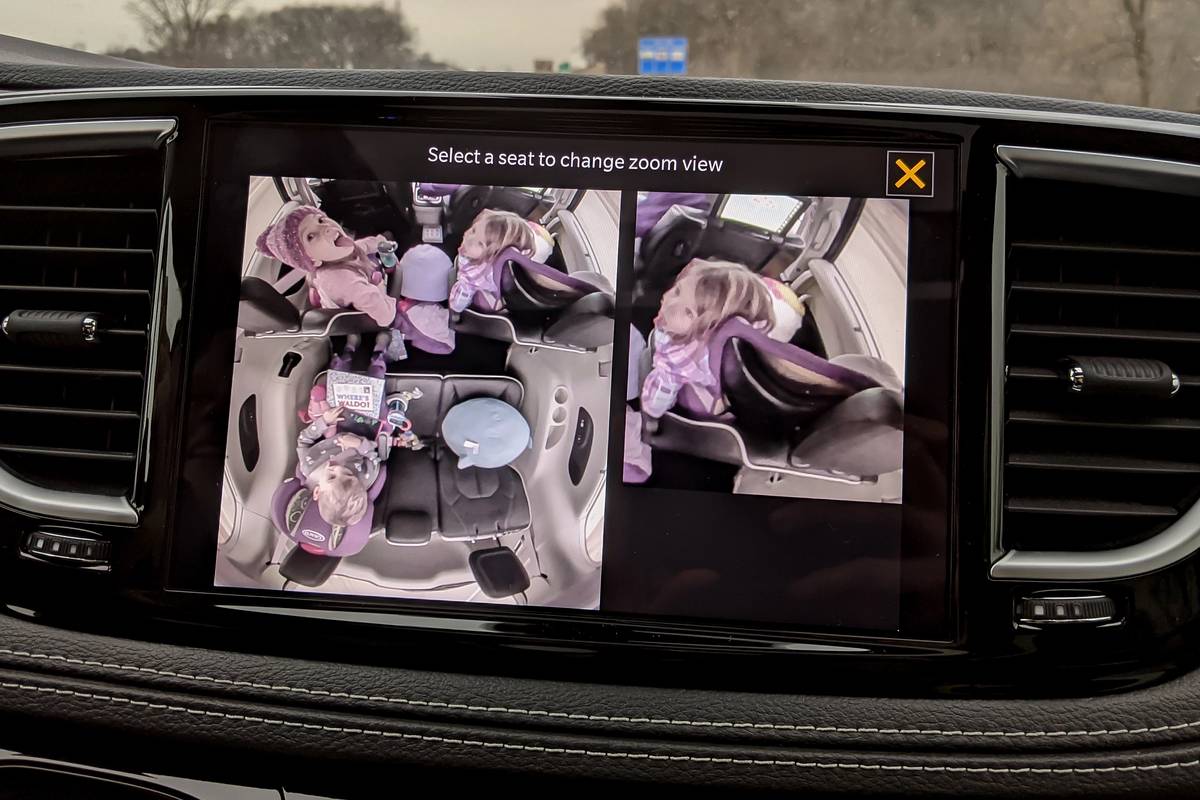 Honda Odyssey Vs. Chrysler Pacifica: Which Minivan Has the Better Cabin  Camera? | News | Cars.com