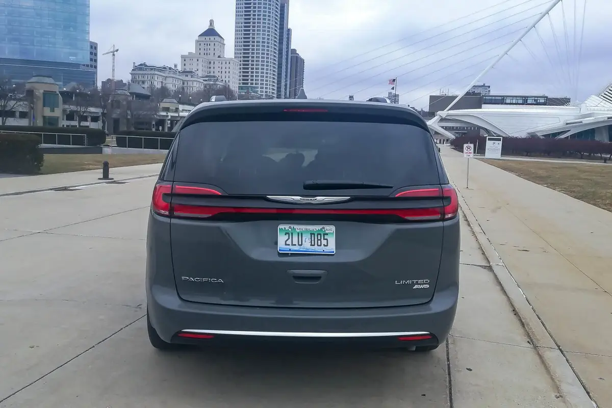 2021 Chrysler Pacifica AWD Review - Minivan, Max Versatility