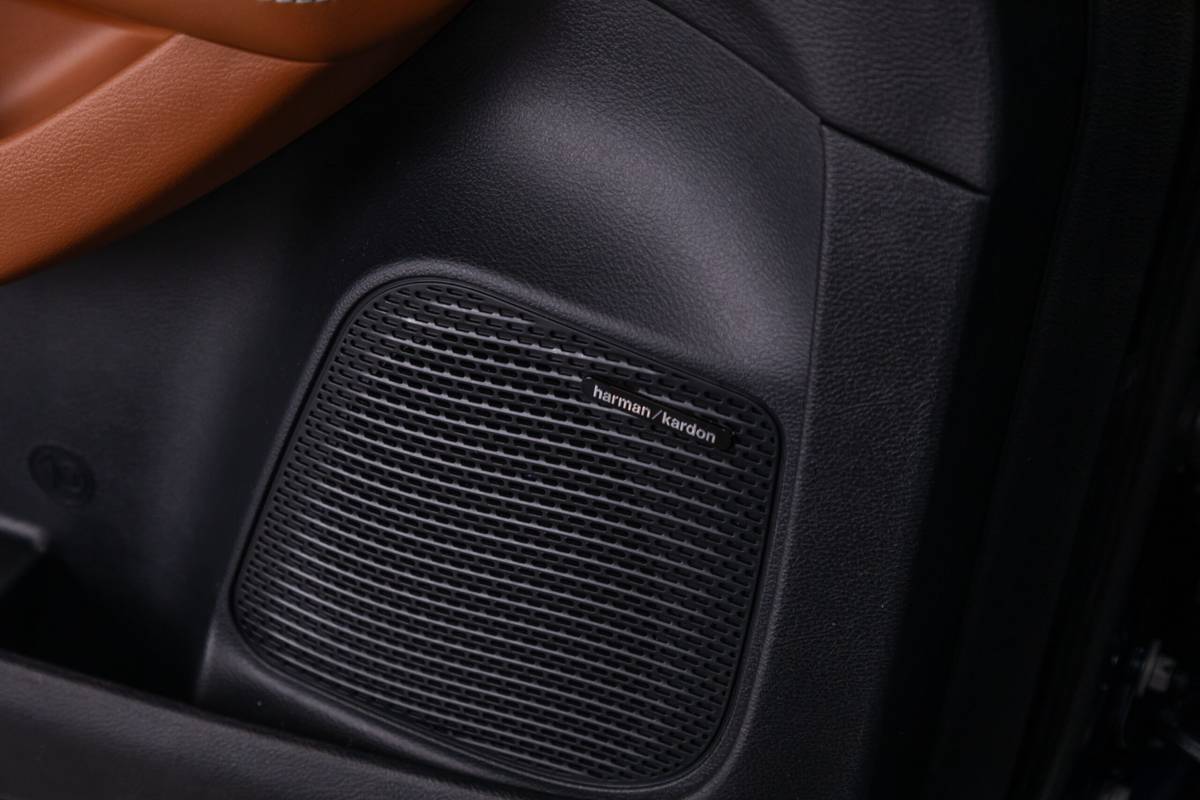 chrysler pacifica pinnacle awd 2025 28 interior door scaled jpg