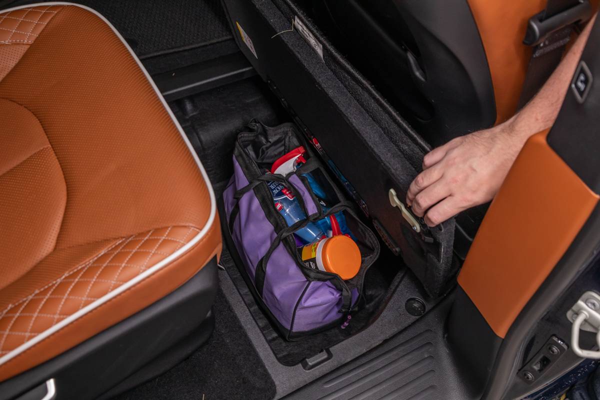 chrysler pacifica pinnacle awd 2025 34 interior second row cargo jpg