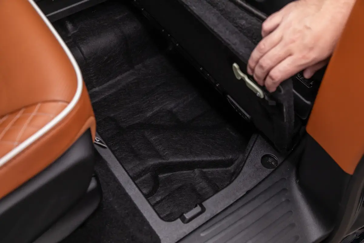 chrysler pacifica pinnacle awd 2025 35 interior second row cargo jpg