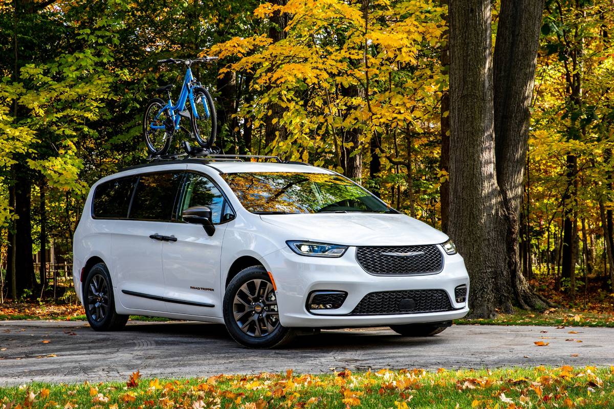 2023 Chrysler Pacifica Road Tripper Package Celebrates Minivan’s Family