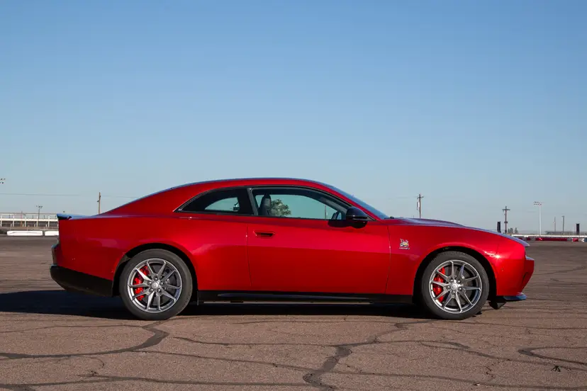 dodge-charger-daytona-scat-pack-2024-07-exterior-profile