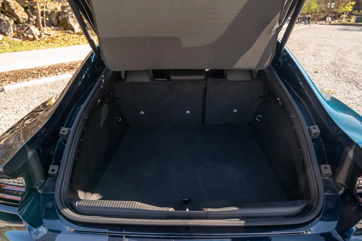 dodge charger scat pack 2026 33 interior cargo scaled jpg