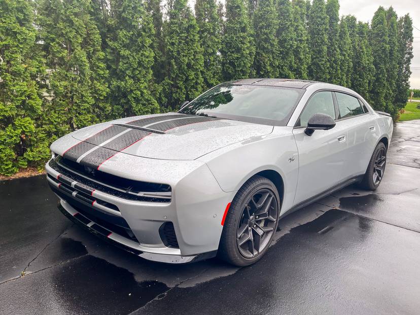 dodge-charger-scatpack-2026-01-exterior-front-angle