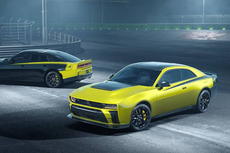 dodge-charger-super-bee-launch-edition-2027-exterior-oem-01
