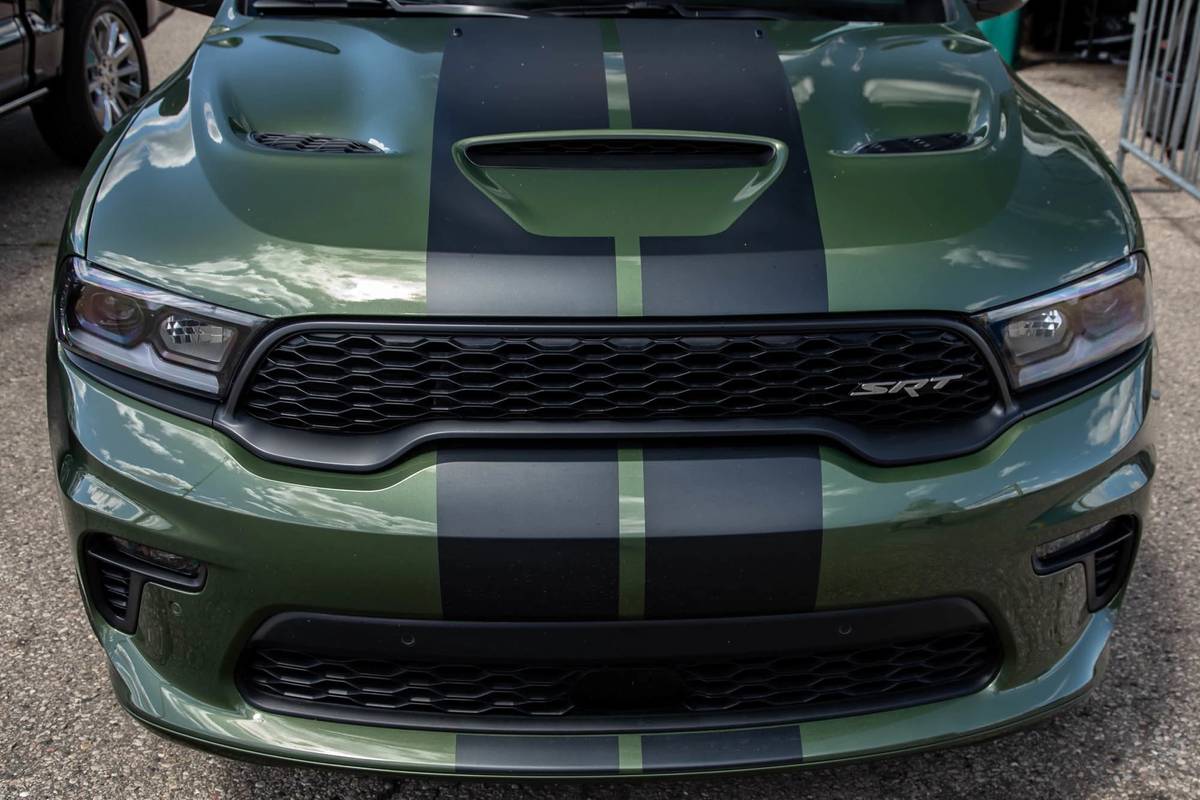 2021 Dodge Durango SRT or SRT Hellcat: Is the Hellcat Worth It? | Cars.com