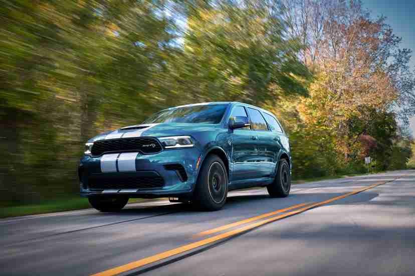 dodge-durango-srt-hellcat-2023-04-exterior-oem